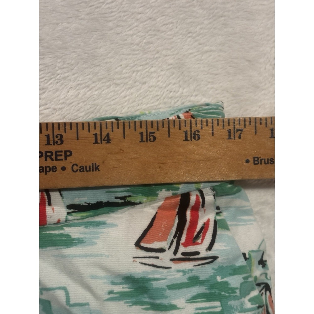 Crown & Ivy Shorts Women's 10 Scenic Print Summer Sailboat Scallop Trim - Picture 4 of 9